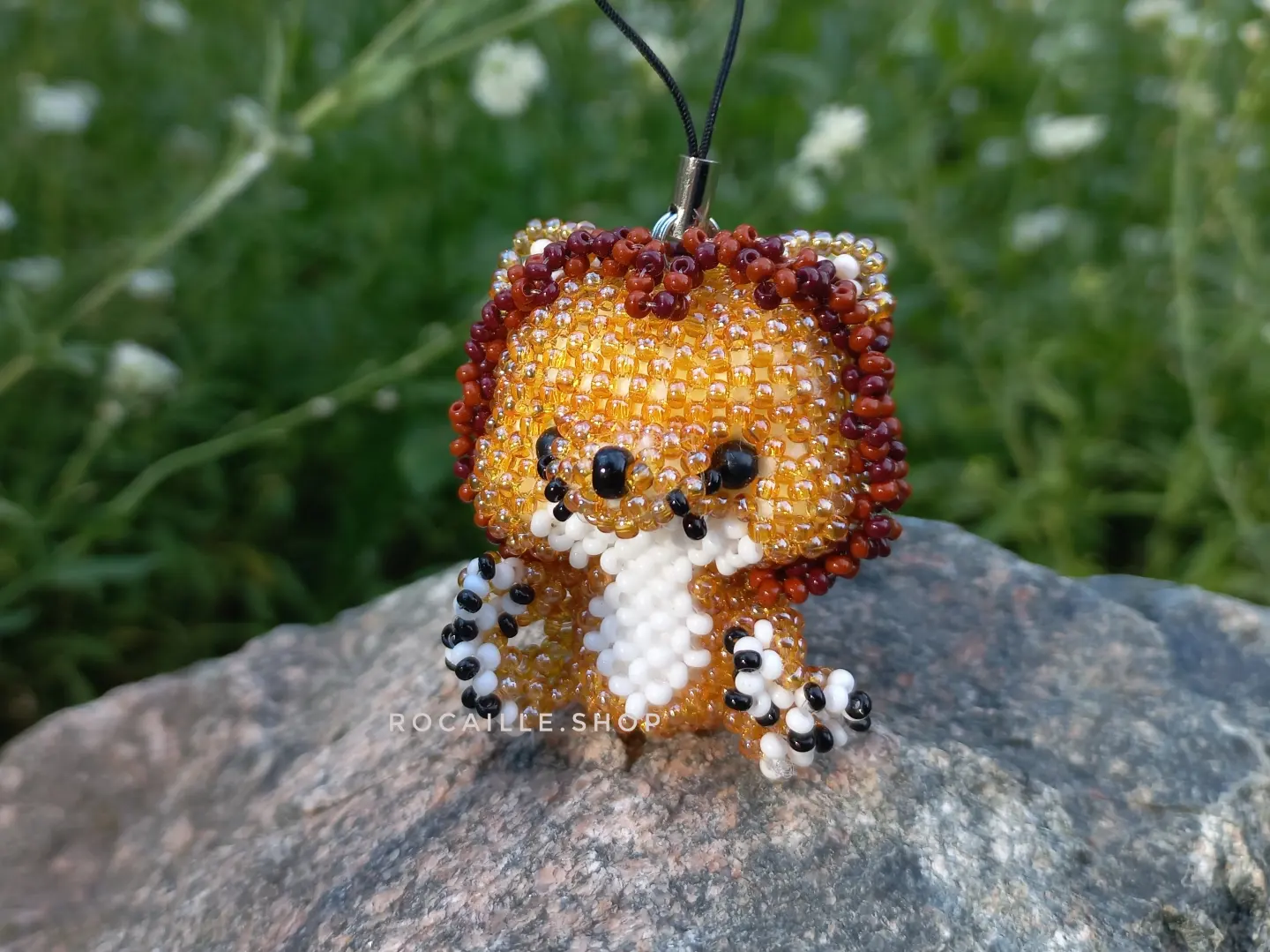 Lion made of beads front view