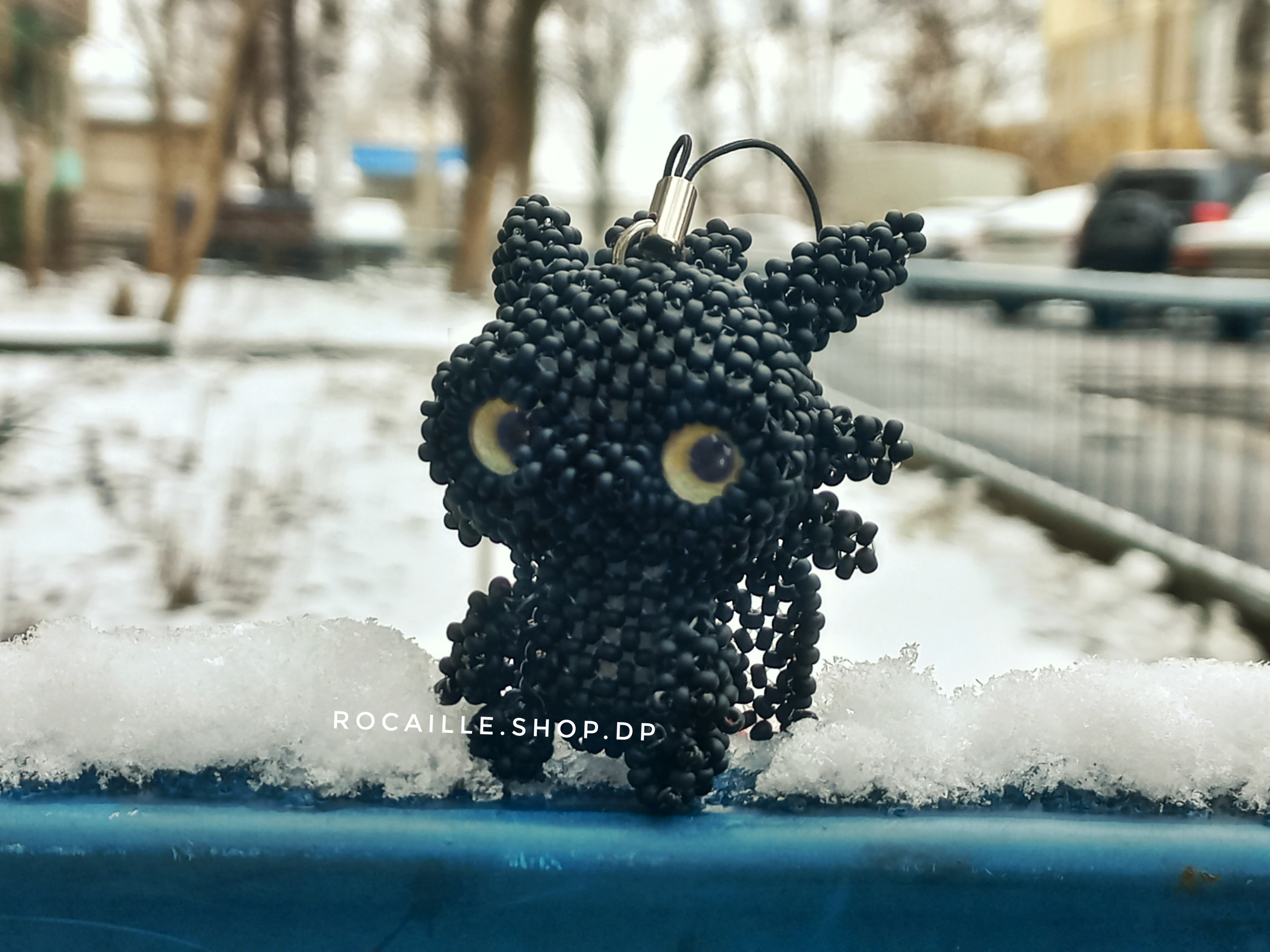 Toothless made of beads front view